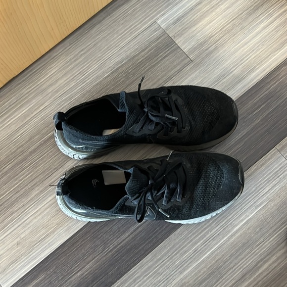 Nike react running shoes - Picture 2 of 3